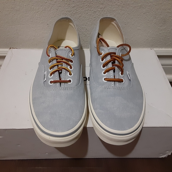 Vans - Picture 4 of 4